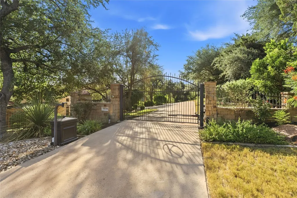 4320 House Of York Austin TX 78730