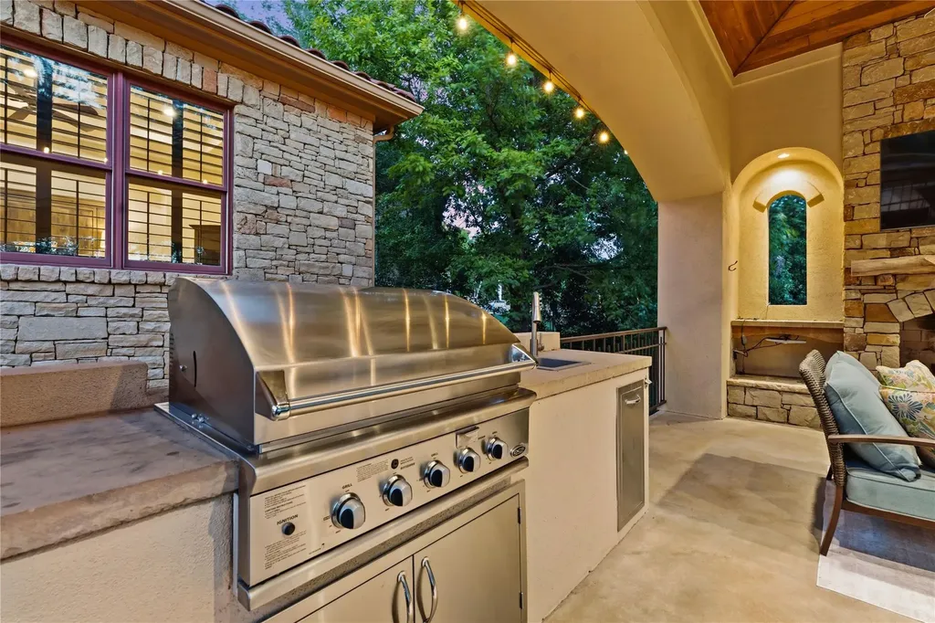 4320 House Of York Austin TX 78730