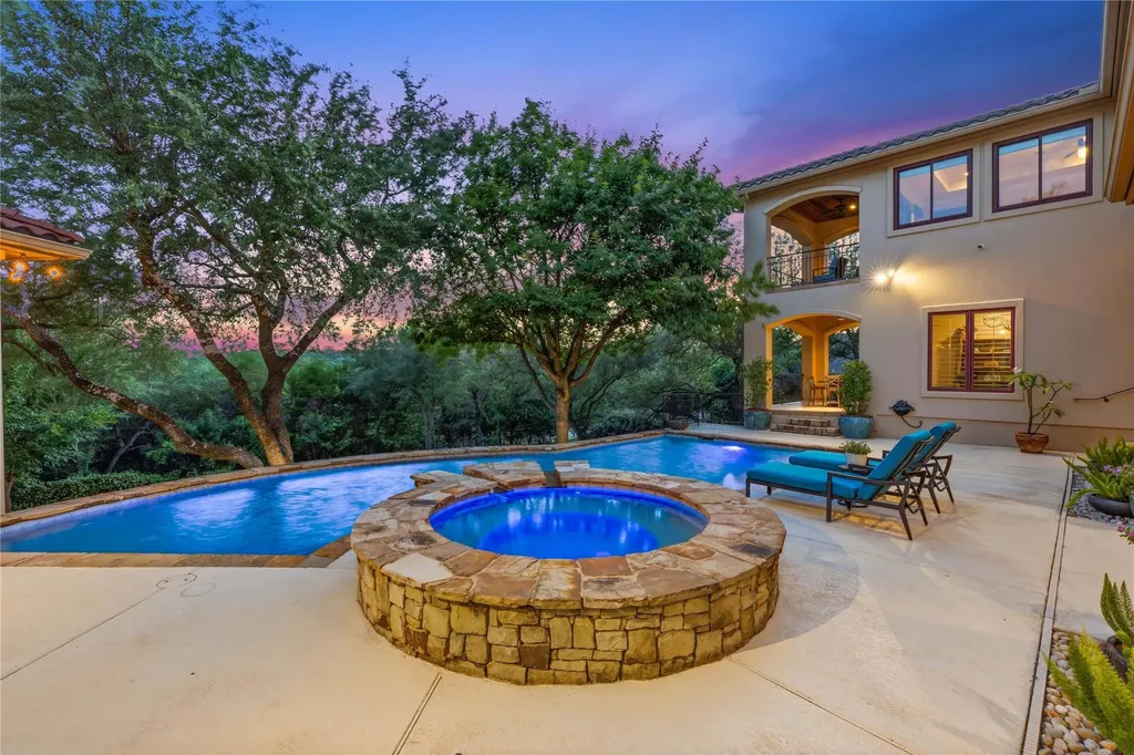 4320 House Of York Austin TX 78730