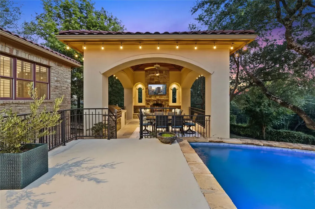 4320 House Of York Austin TX 78730