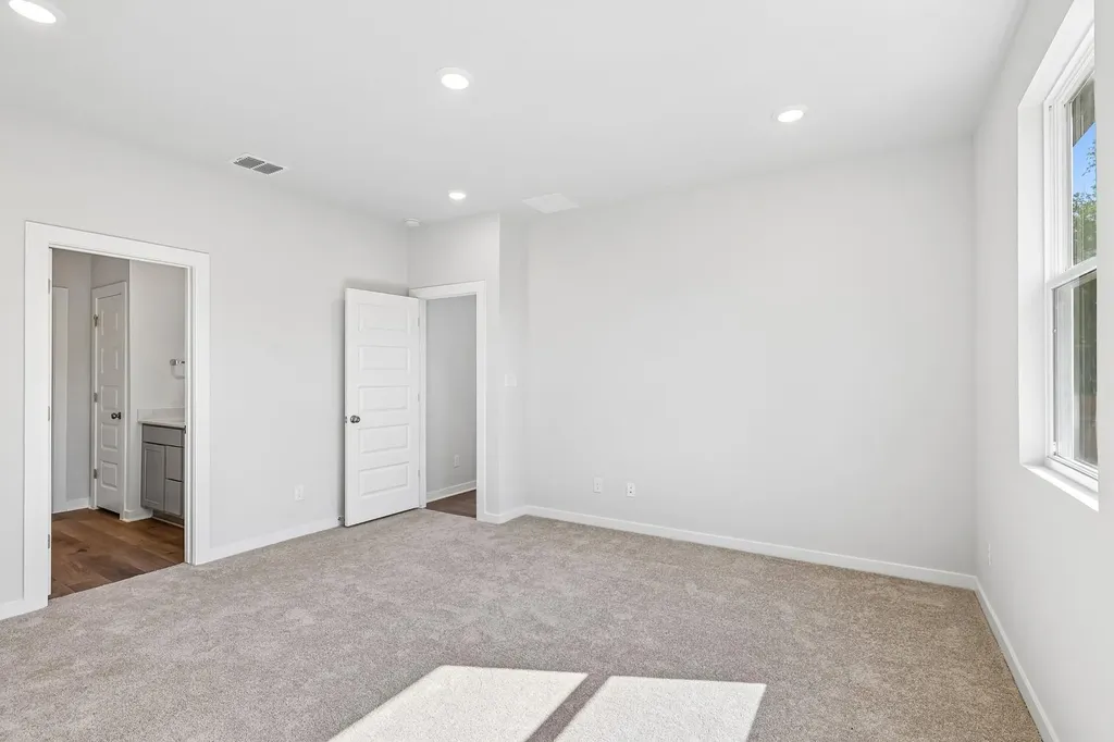 212 Bendecido Loop Elgin TX 78621