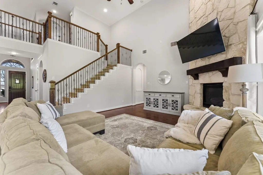 106 Princes Court Austin TX 78738