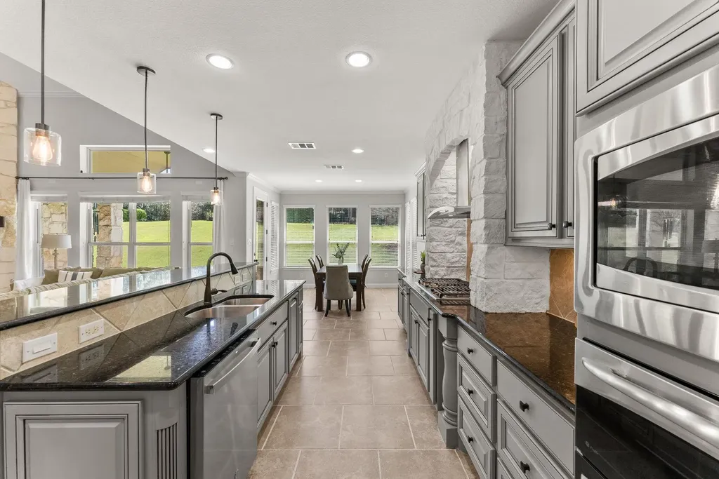 106 Princes Court Austin TX 78738