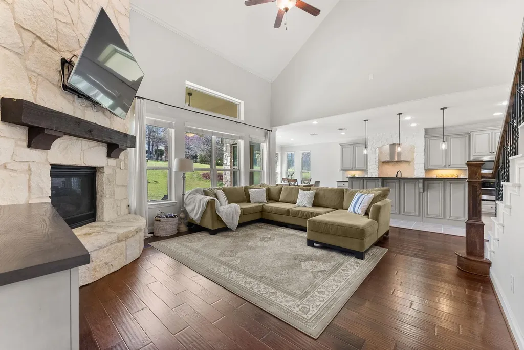 106 Princes Court Austin TX 78738