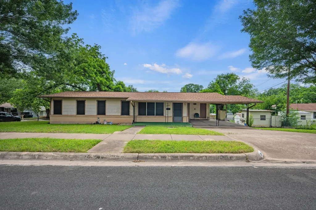 2000 Cedar Avenue Austin TX 78722