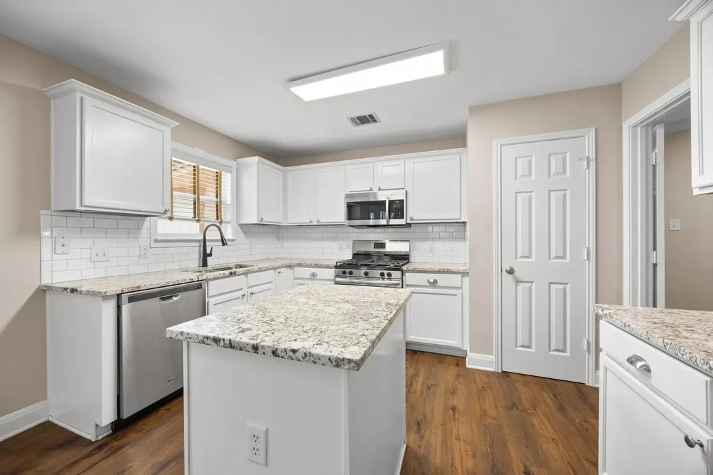 1307 Chardonnay Crossing Leander TX 78641