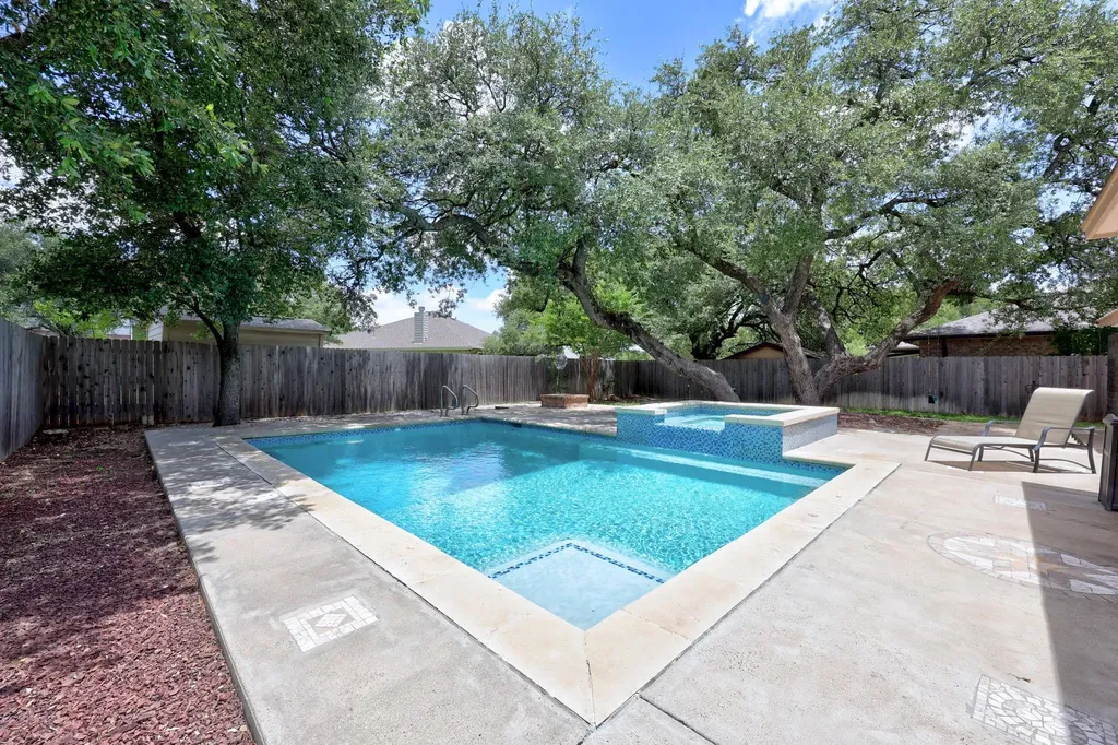 1307 Chardonnay Crossing Leander TX 78641