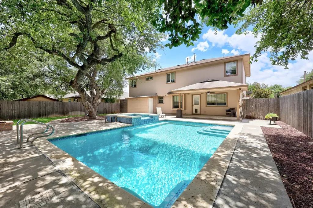 1307 Chardonnay Crossing Leander TX 78641