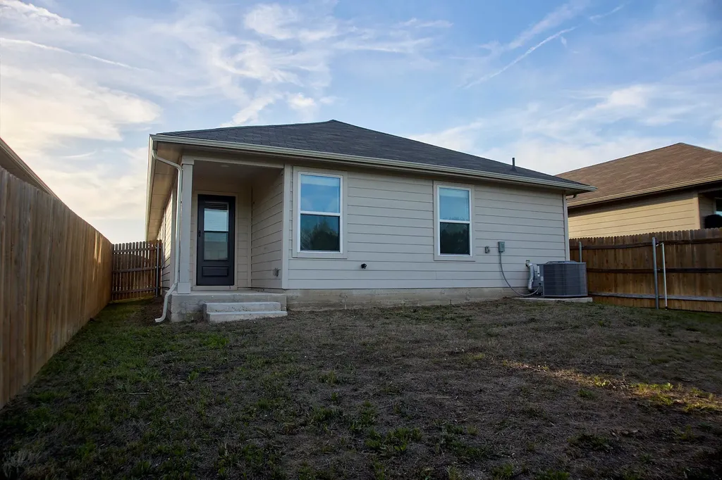 12008 Roving Pass Elgin TX 78621