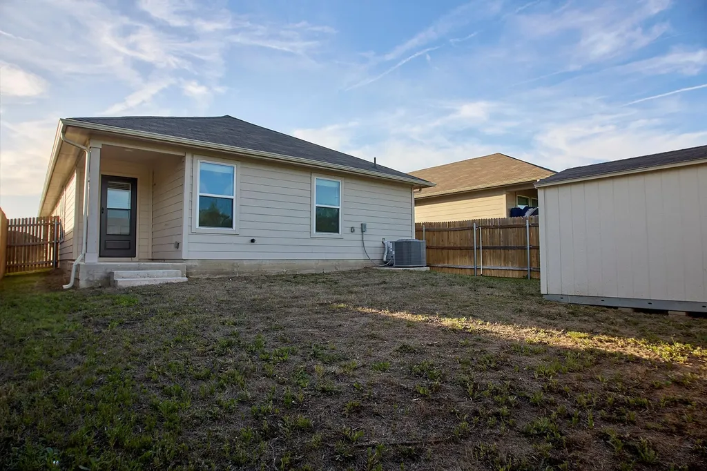 12008 Roving Pass Elgin TX 78621