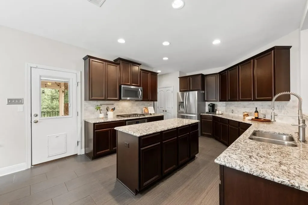18404 Deleon Bayou Lane Austin TX 78738