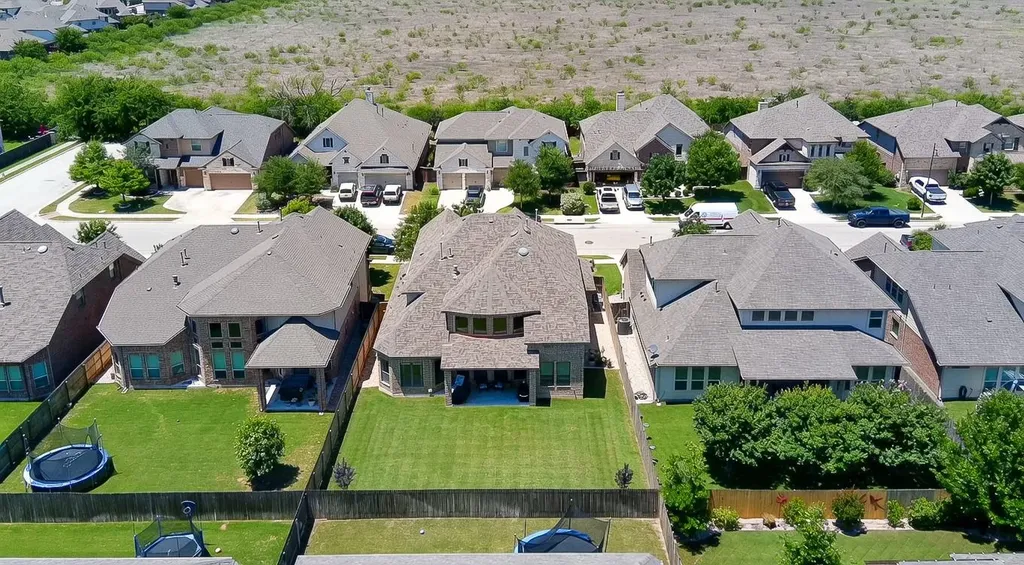 408 Daniel Crossing Liberty Hill TX 78642