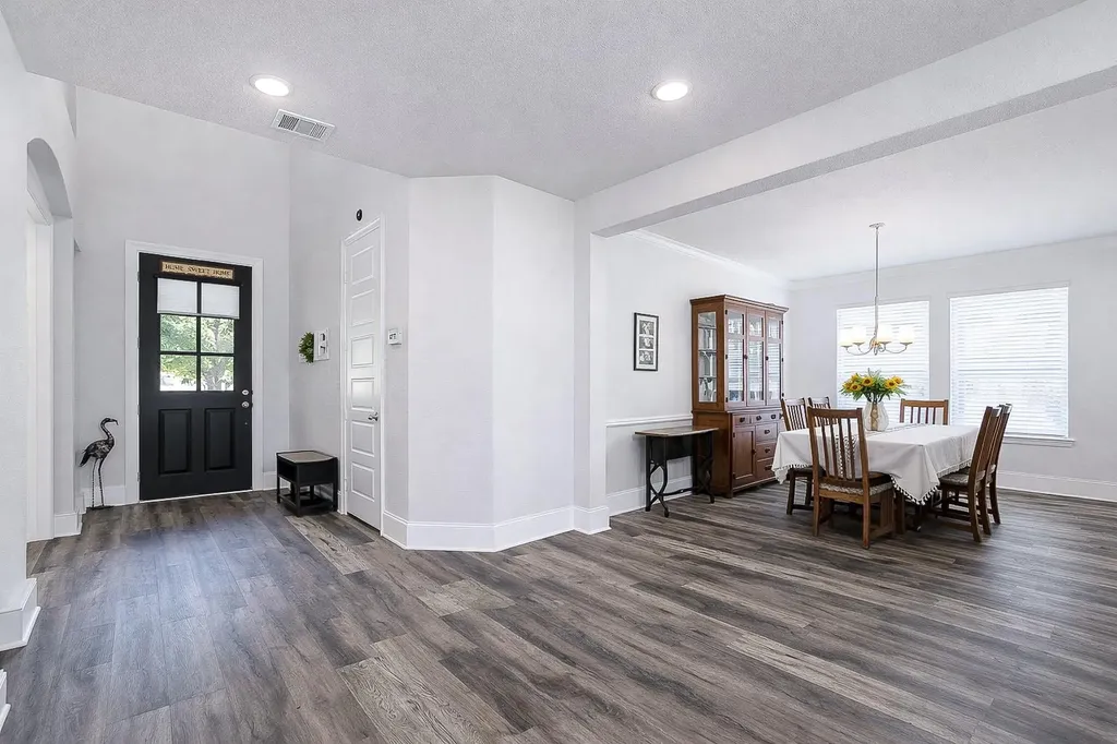 408 Daniel Crossing Liberty Hill TX 78642