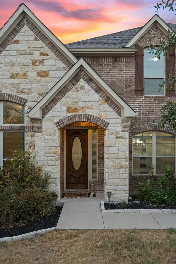 8417 Evelina Trail Austin TX 78737
