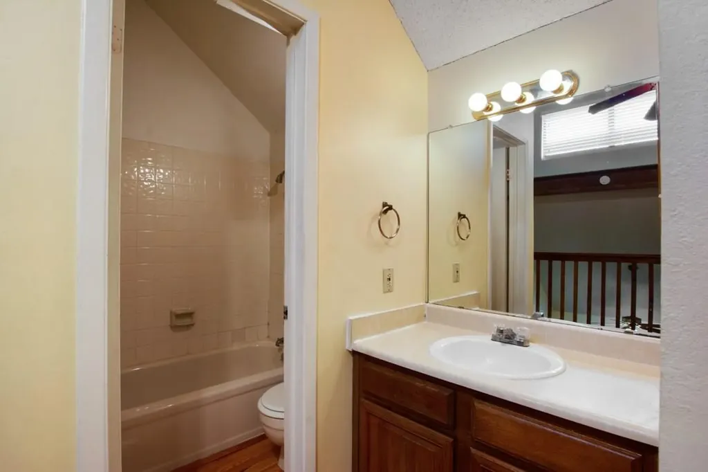 708 Graham Place Austin TX 78705