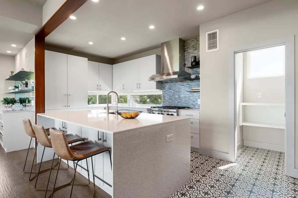 10800 Superview Drive Austin TX 78736