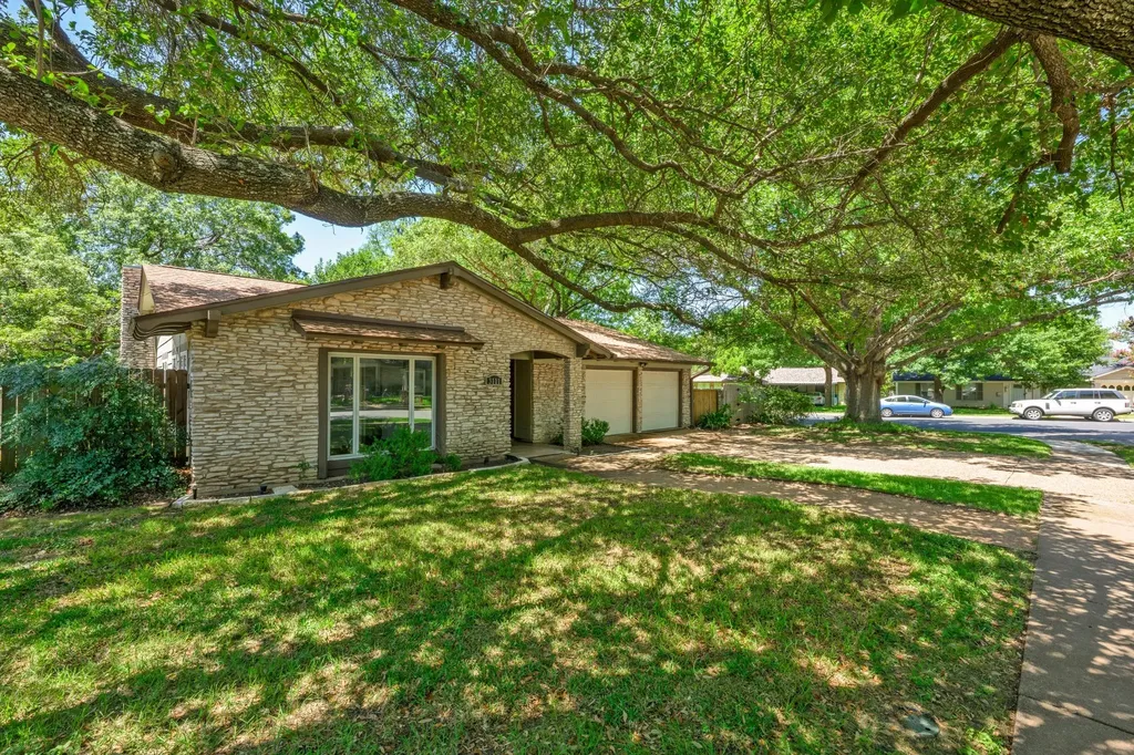 3111 Stanwood Drive Austin TX 78757
