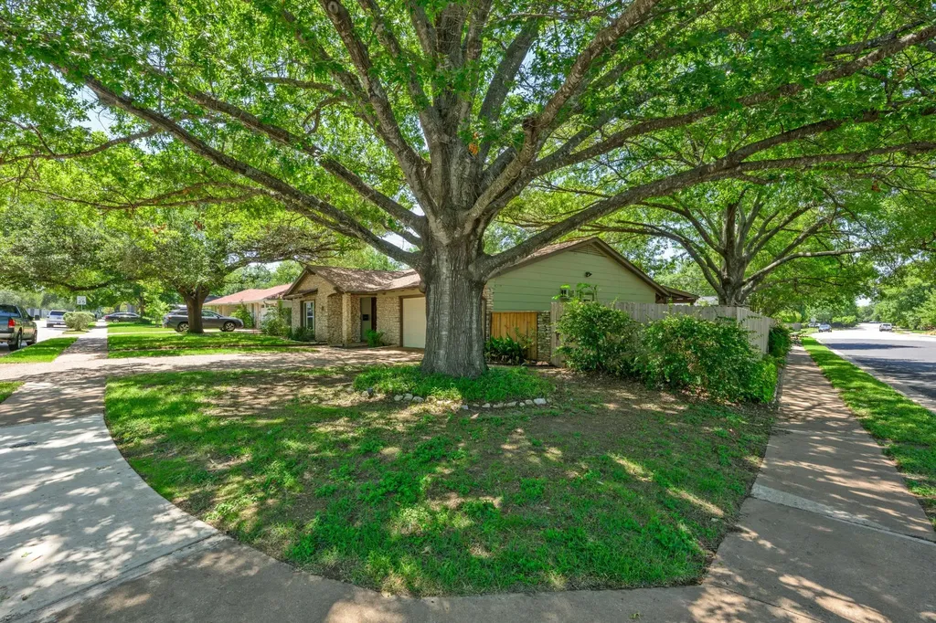 3111 Stanwood Drive Austin TX 78757