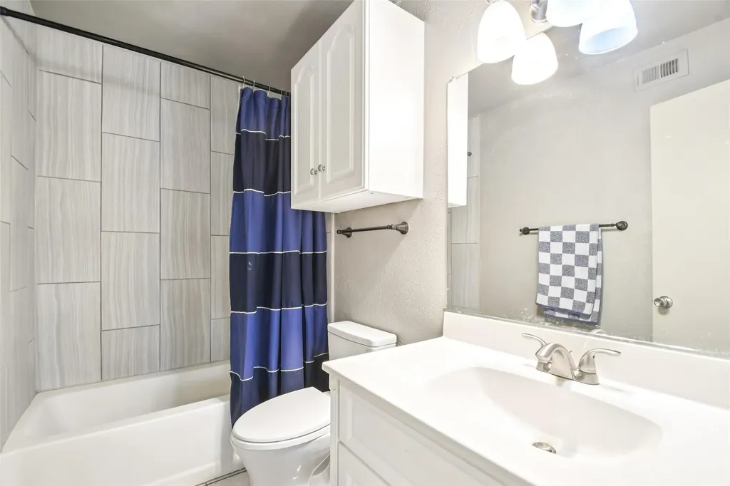 1214 Hi Stirrup Horseshoe Bay TX 78657