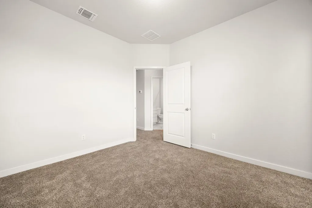 605 W South St Street Leander TX 78641