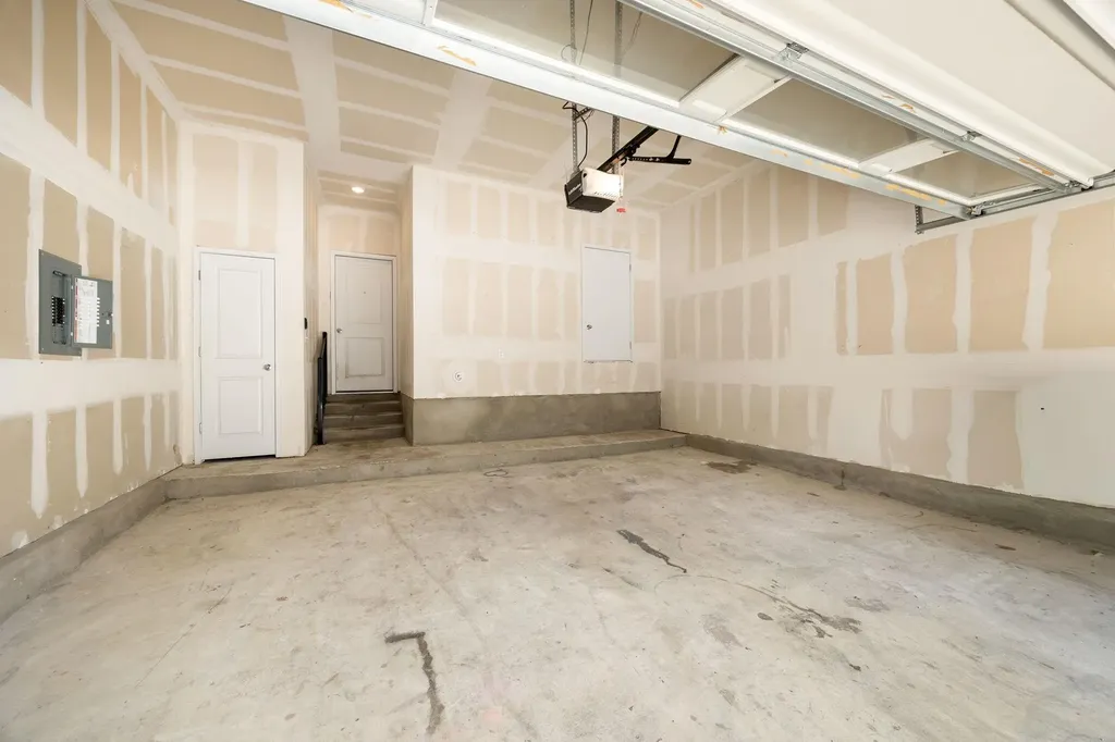 605 W South St Street Leander TX 78641