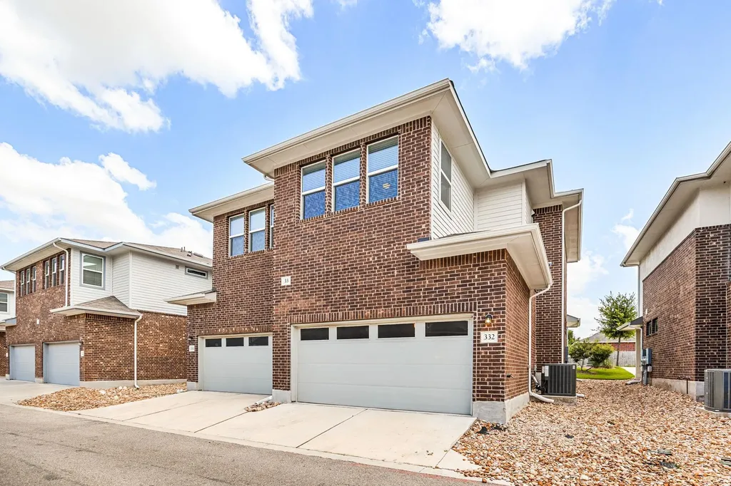 605 W South St Street Leander TX 78641
