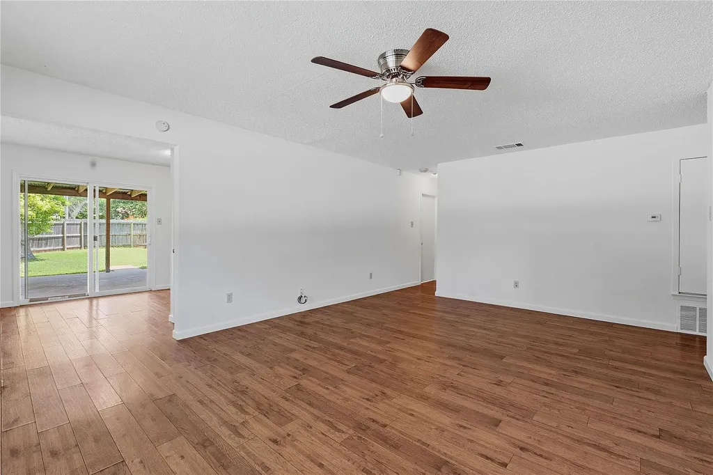 6205 Shadow Bend Austin TX 78745