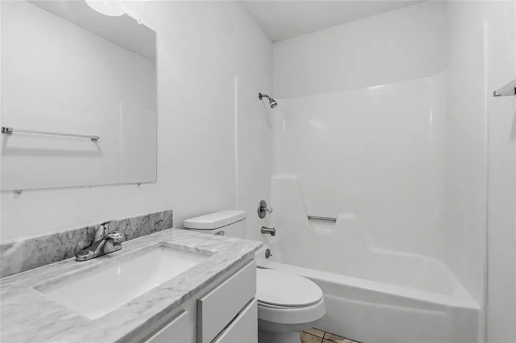 6205 Shadow Bend Austin TX 78745