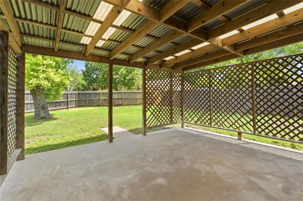6205 Shadow Bend Austin TX 78745