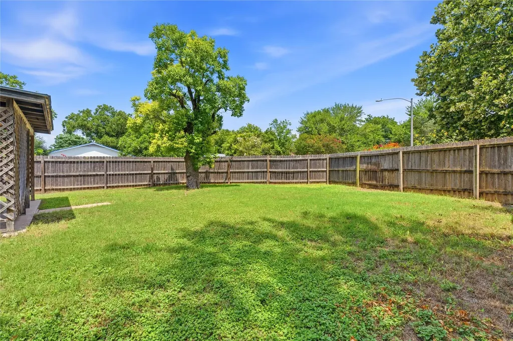 6205 Shadow Bend Austin TX 78745