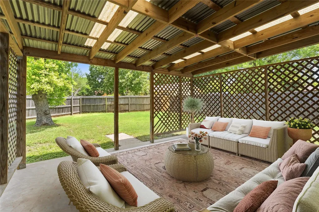 6205 Shadow Bend Austin TX 78745
