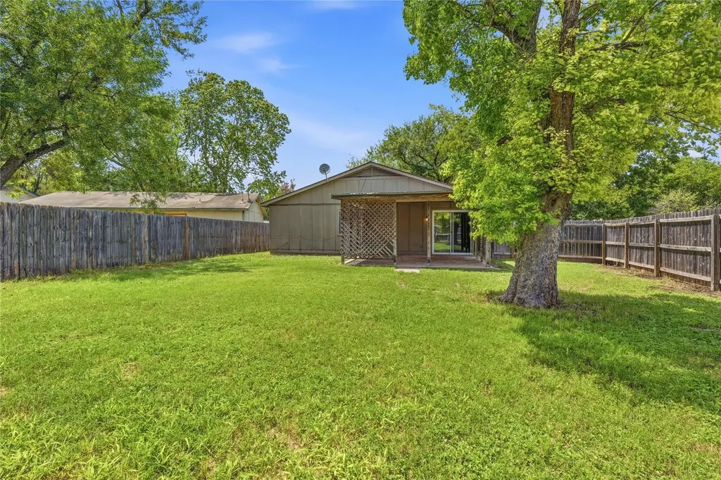 6205 Shadow Bend Austin TX 78745