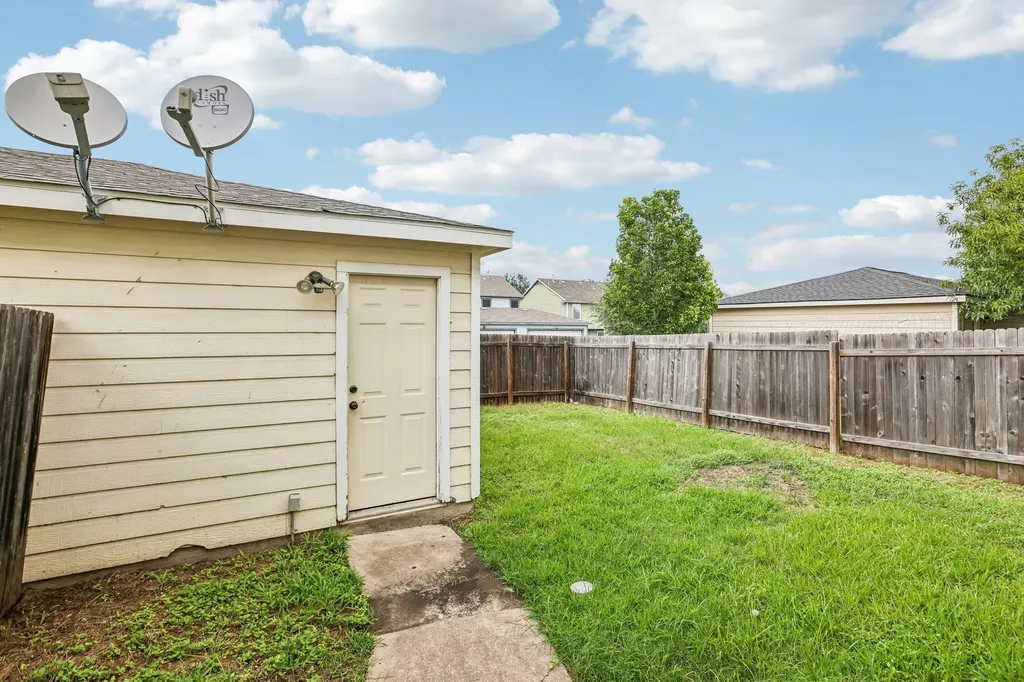 18736 Imperial Eagle Lane Elgin TX 78621