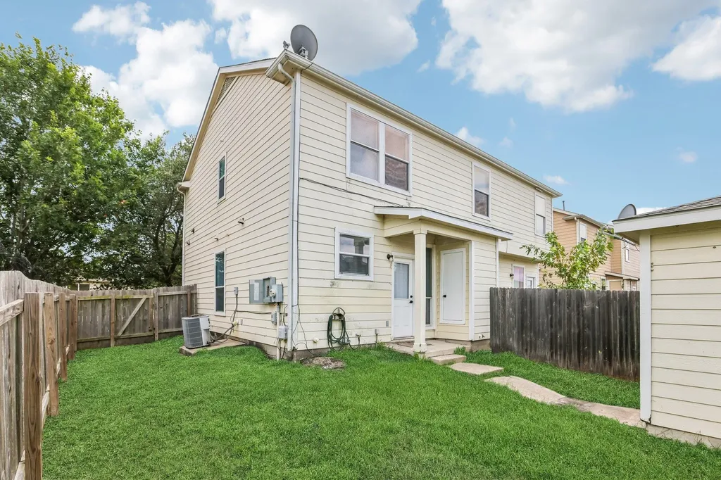 18736 Imperial Eagle Lane Elgin TX 78621