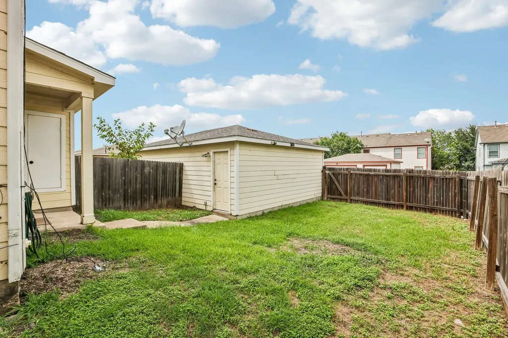 18736 Imperial Eagle Lane Elgin TX 78621