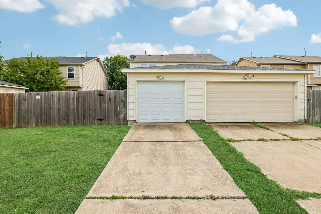 18736 Imperial Eagle Lane Elgin TX 78621