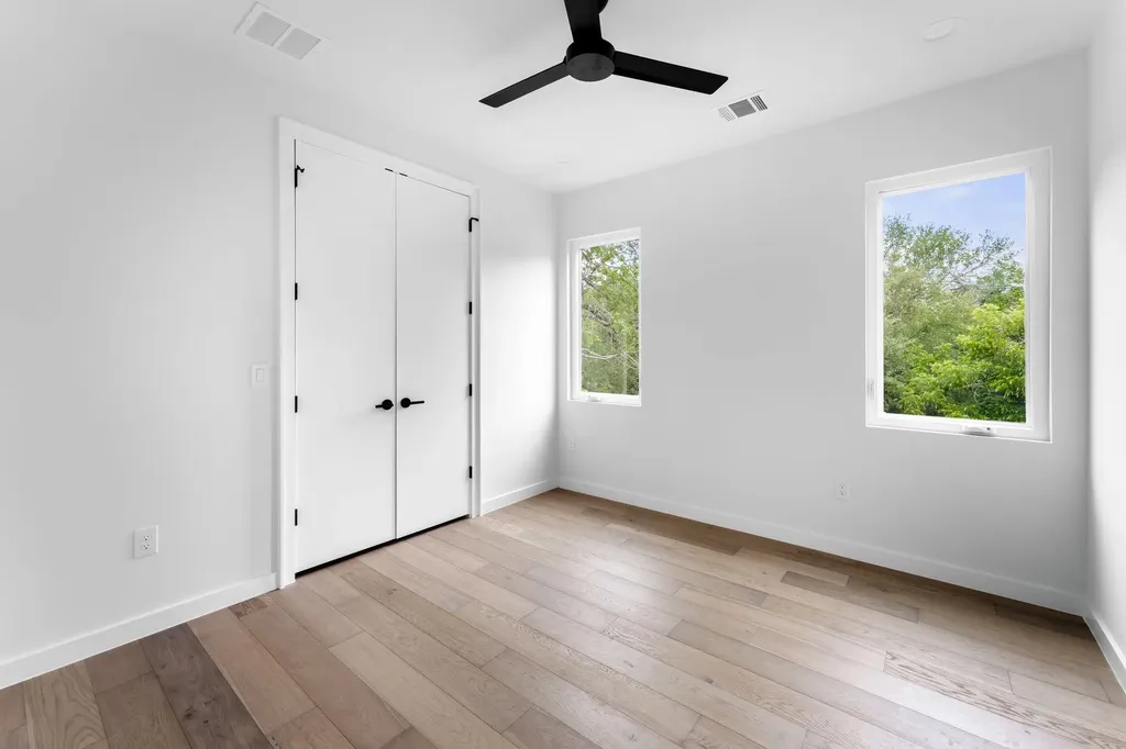 3204 Lyons Road Austin TX 78702