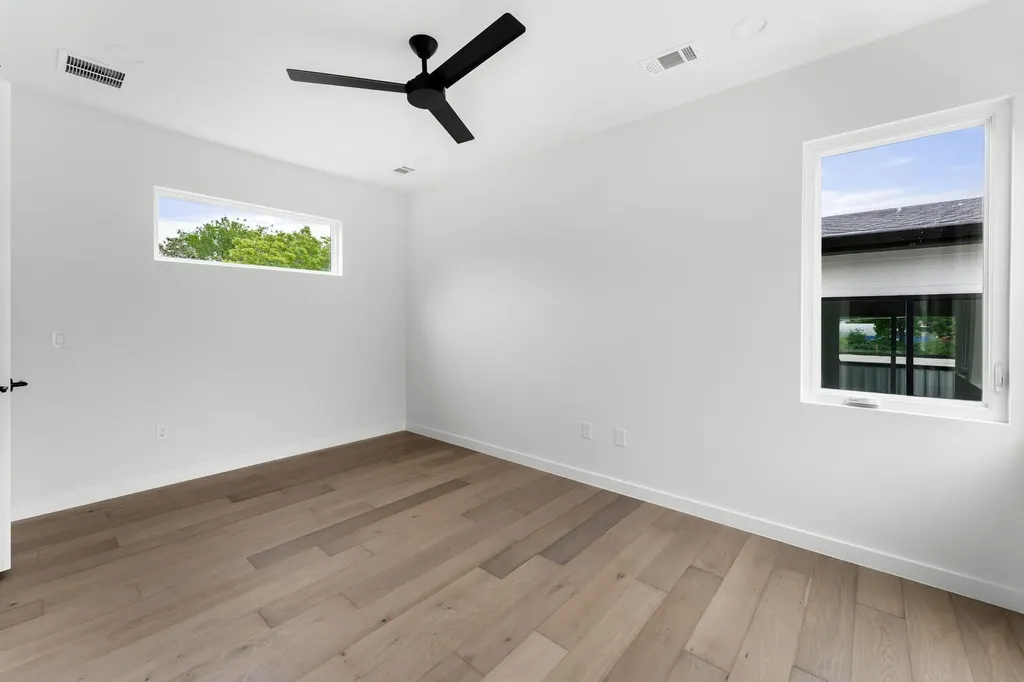3204 Lyons Road Austin TX 78702