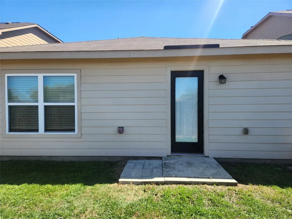 1616 Treeta Trail Kyle TX 78640
