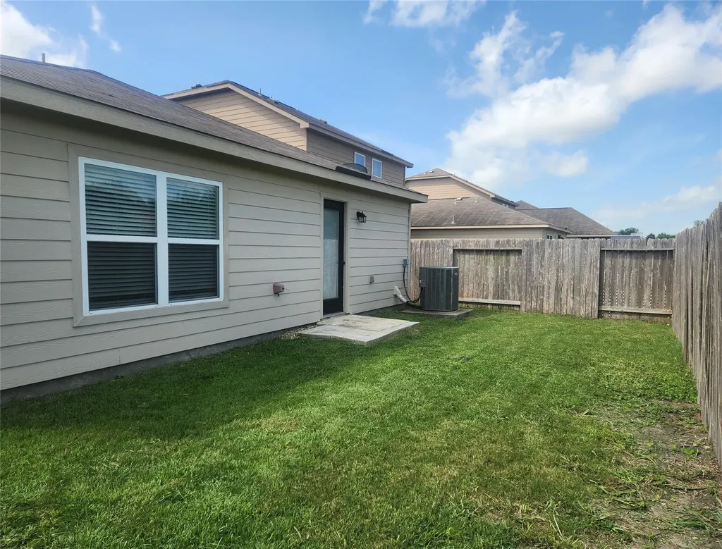 1616 Treeta Trail Kyle TX 78640