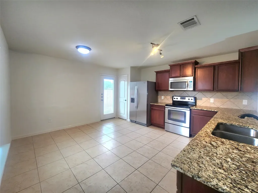 1616 Treeta Trail Kyle TX 78640