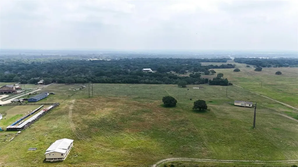 6015 Seawillow Road Lockhart TX 78644
