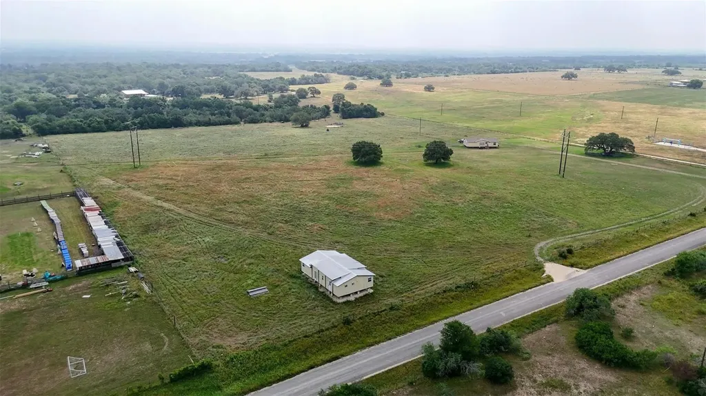 6015 Seawillow Road Lockhart TX 78644