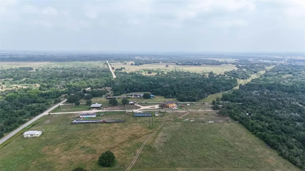 6015 Seawillow Road Lockhart TX 78644