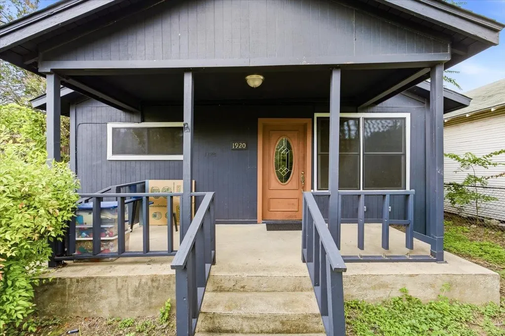 1920 Leal Street San Antonio TX 78207