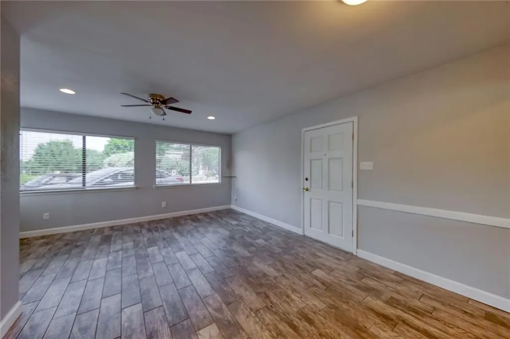 5801 Thunderbird Street Lago Vista TX 78645