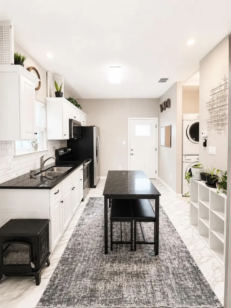 395 Willow Avenue Luling TX 78648