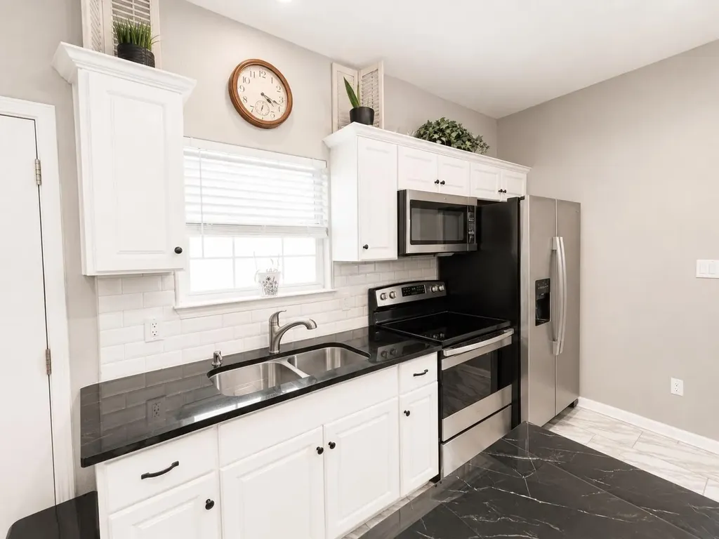 395 Willow Avenue Luling TX 78648