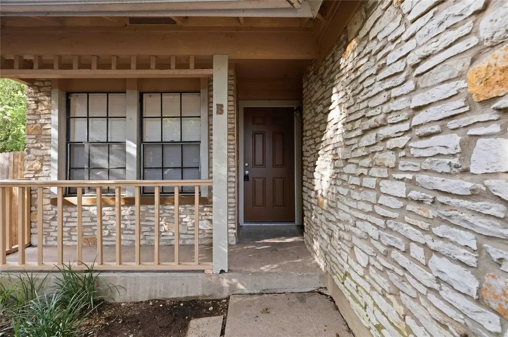 1105 Ash Cove Austin TX 78753