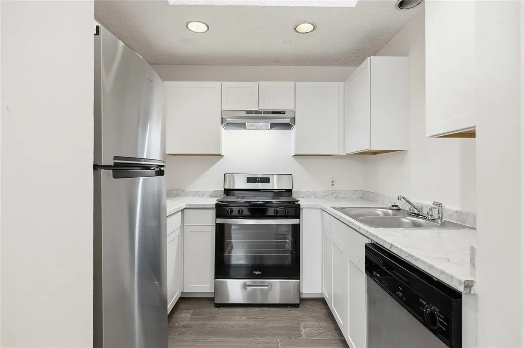 1105 Ash Cove Austin TX 78753